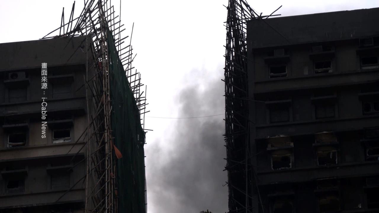 住戶剉咧等!和宏福苑是同一工程商 「屯門怡樂花園」外牆暫停施工