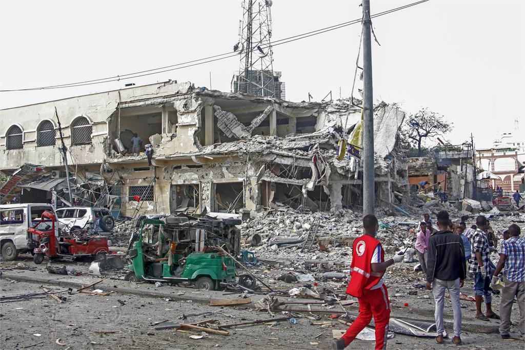 快新聞／索馬利亞教育部遭汽車炸彈攻擊　至少百人喪命、300傷
