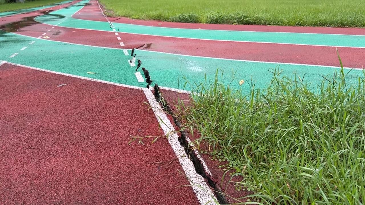 連日大雨！　高雄壽山國中校園嚴重毀損　31日校方暫緩開學