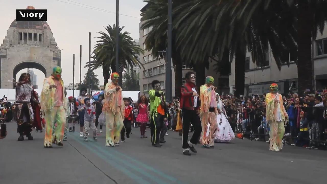 萬聖節前夕搞鬼! 墨西哥、智利喪屍遊行熱鬧登場