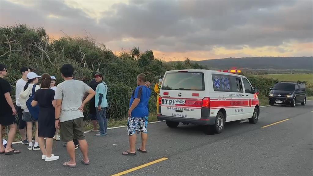 屏東恆春落山風太強？　韓籍遊客騎車自撞摔車