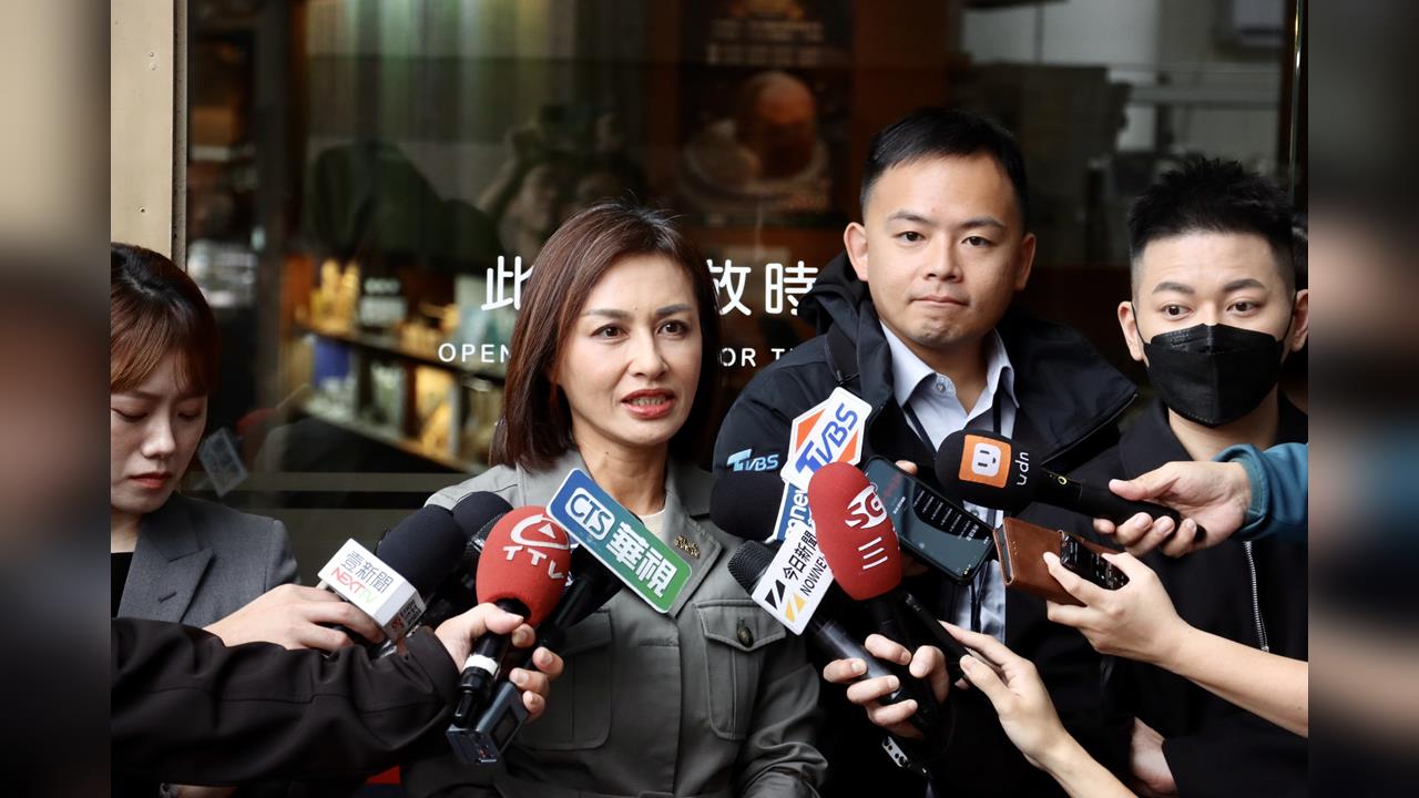 快新聞／搶頭香！邱議瑩登記高雄市長初選　怒嗆「投柯志恩就是支持鄭麗文」