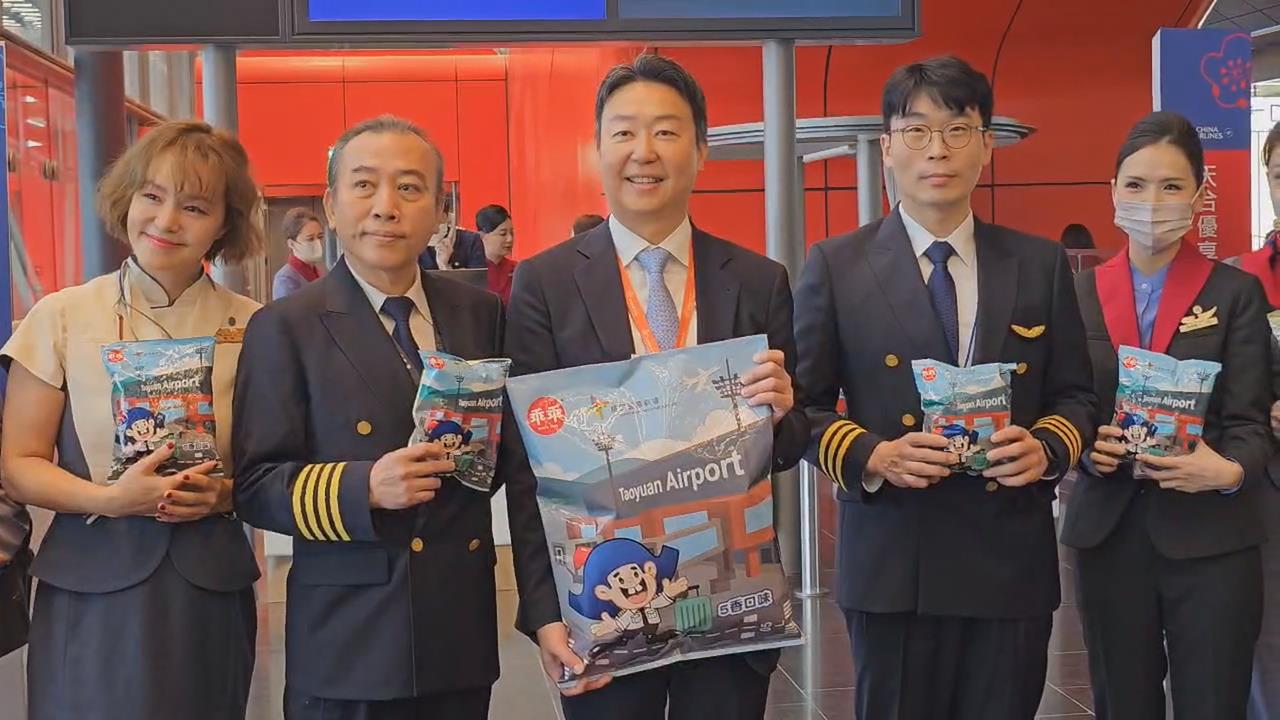 交長陳世凱視察第三航廈北廊廳！　喊話大家多給意見