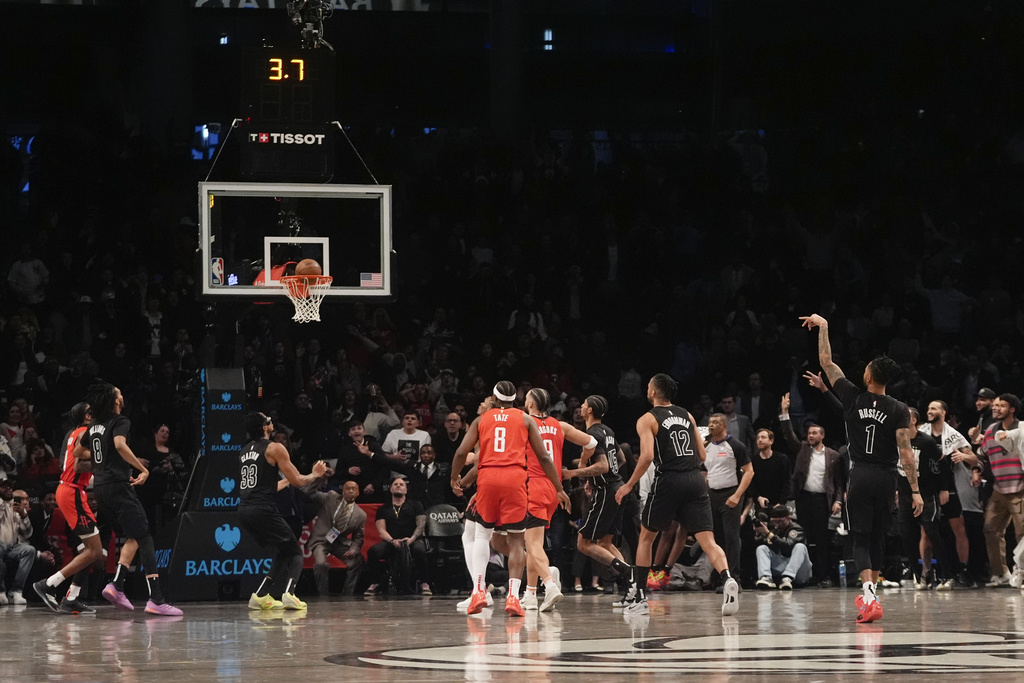 NBA(影)／籃網6秒追6分大逆轉！　火箭小將「砂鍋大」發球失誤GG了