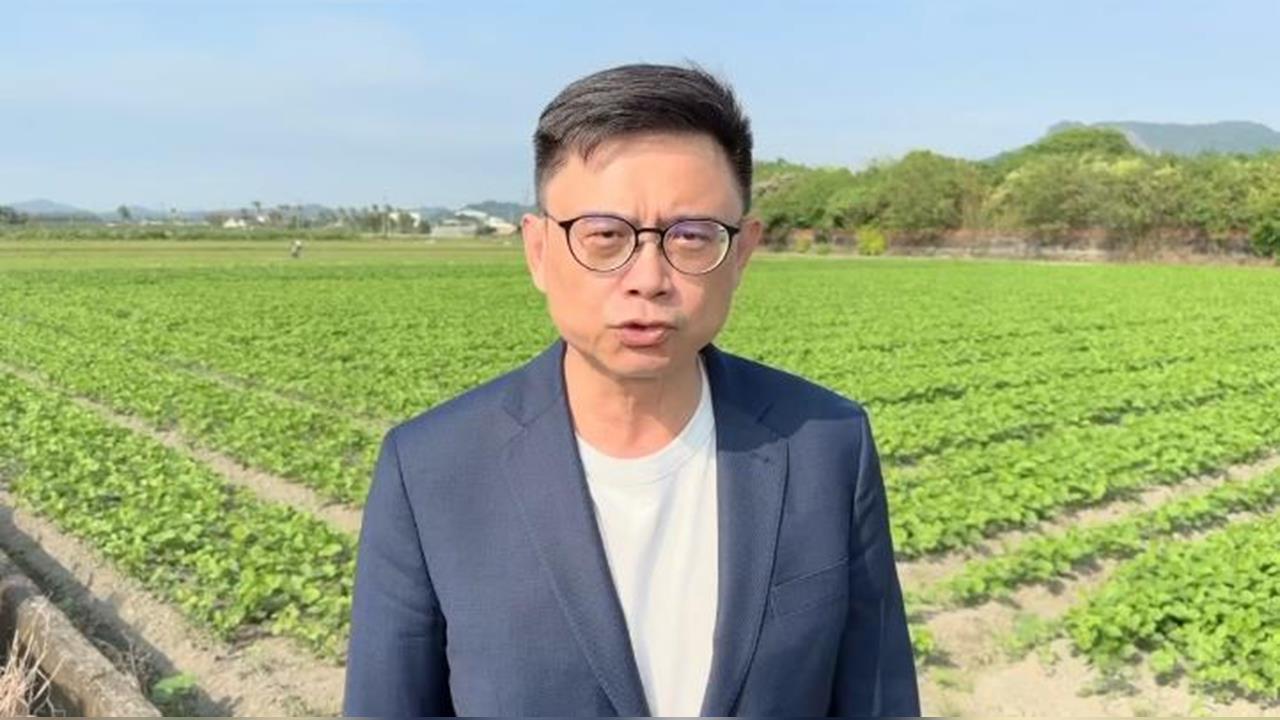 快新聞/國民黨太扯!中常委竟穿「毛澤東衣」大談統一台灣 綠委憤怒反擊