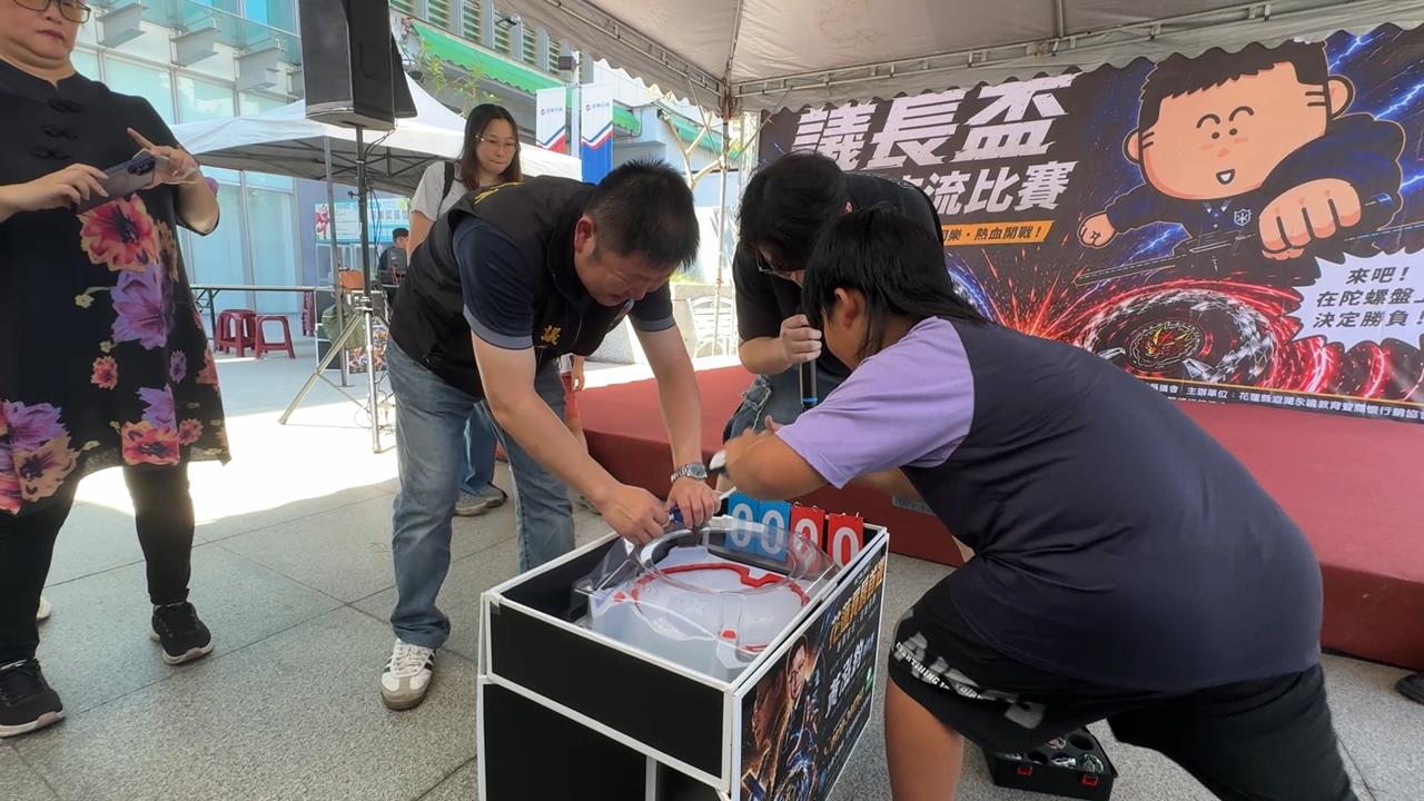 端午不只玩立蛋！　花蓮縣議長張峻　舉辦「戰鬥陀螺大賽」　吸引上百人參加