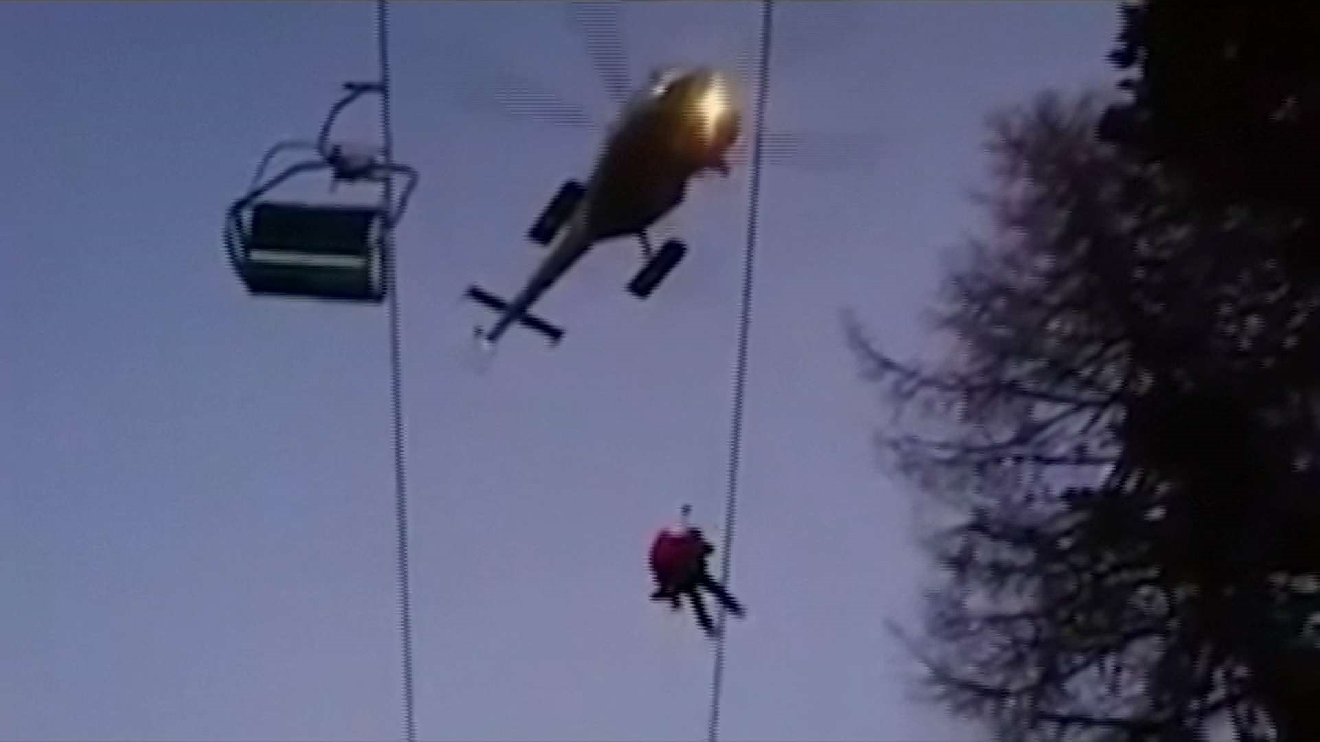 滑雪驚魂！  纜車機械故障 150乘客卡半空