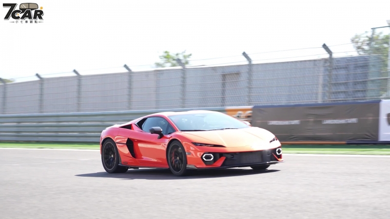 萬轉油電小牛展現新世代操駕實力　Lamborghini Temerario 麗寶賽道體驗