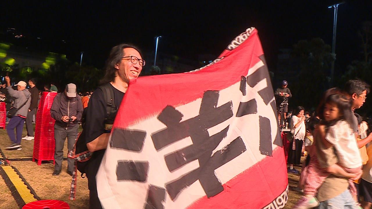 沈伯洋現身天母火爾摩莎　「上台不到10分鐘」現場氣氛依舊熱