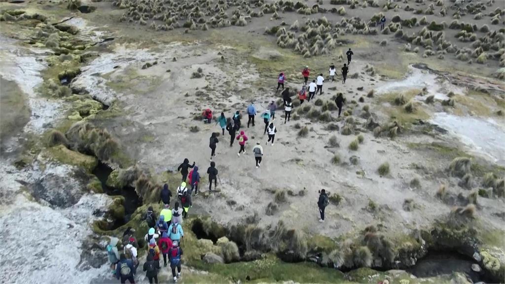 南美洲玻利維亞薩哈馬火山路跑賽　吸引全球百位越野好手挑戰