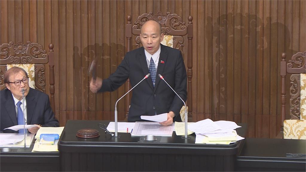 最前線／荒謬？慣性立法侵犯行政？藍白解「禁團令」開大車玩小孩遊戲？