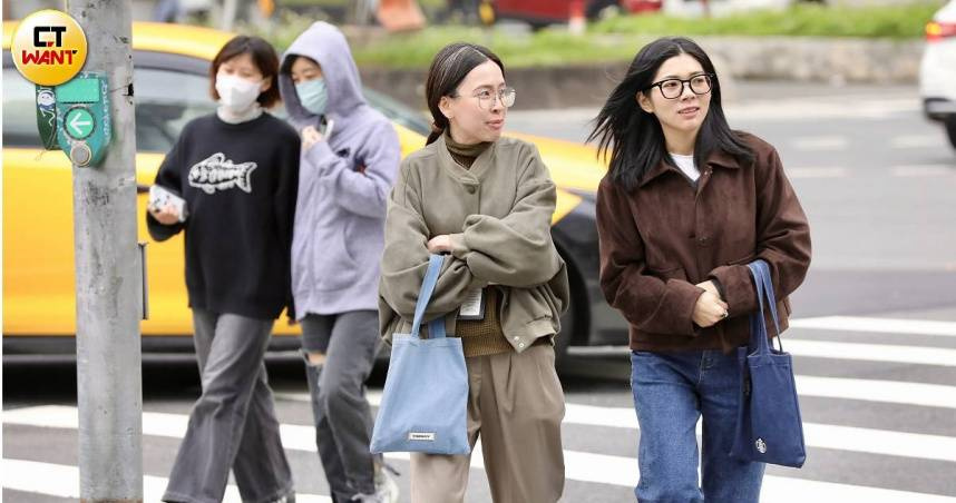 下週強烈冷氣團來襲！「2地區」又濕又冷　天氣粉專：先暖幾天再冷死你