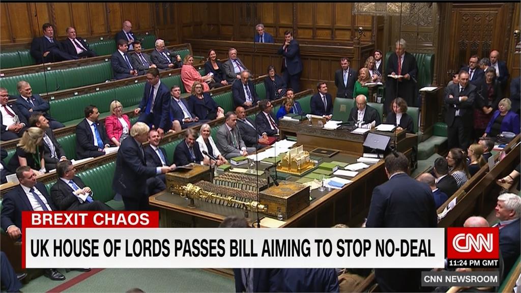 英國上議院通過延後脫歐法案 首相強森遭遇挫敗