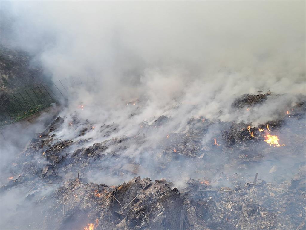 快新聞／綠島垃圾掩埋場昨起火燃燒！<em>台東縣</em>府緊急空氣檢測　今曝結果