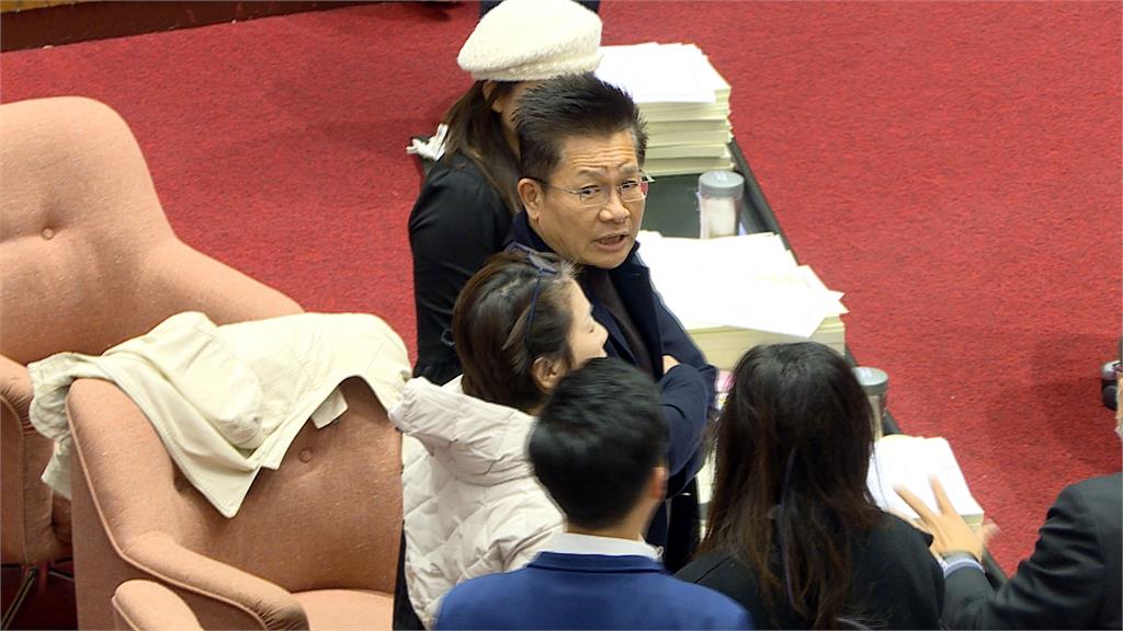 吳春城與黃珊珊關係良好　黃國昌「清除珊友友」第一步？