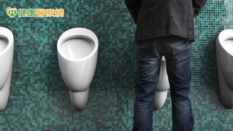 尿尿會分岔是攝護腺出事了?醫:「這些情況」屬正常 3點警惕疾病風險!