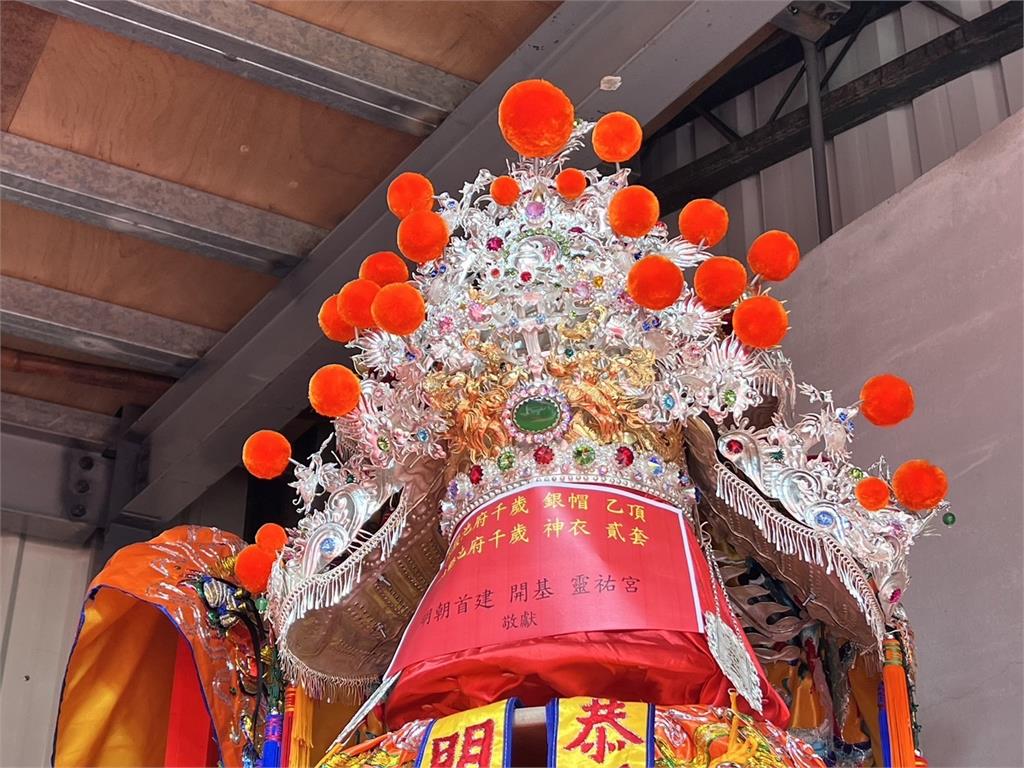 台南廣安宮建醮 價值120萬純銀打造「神明銀帽」亮相