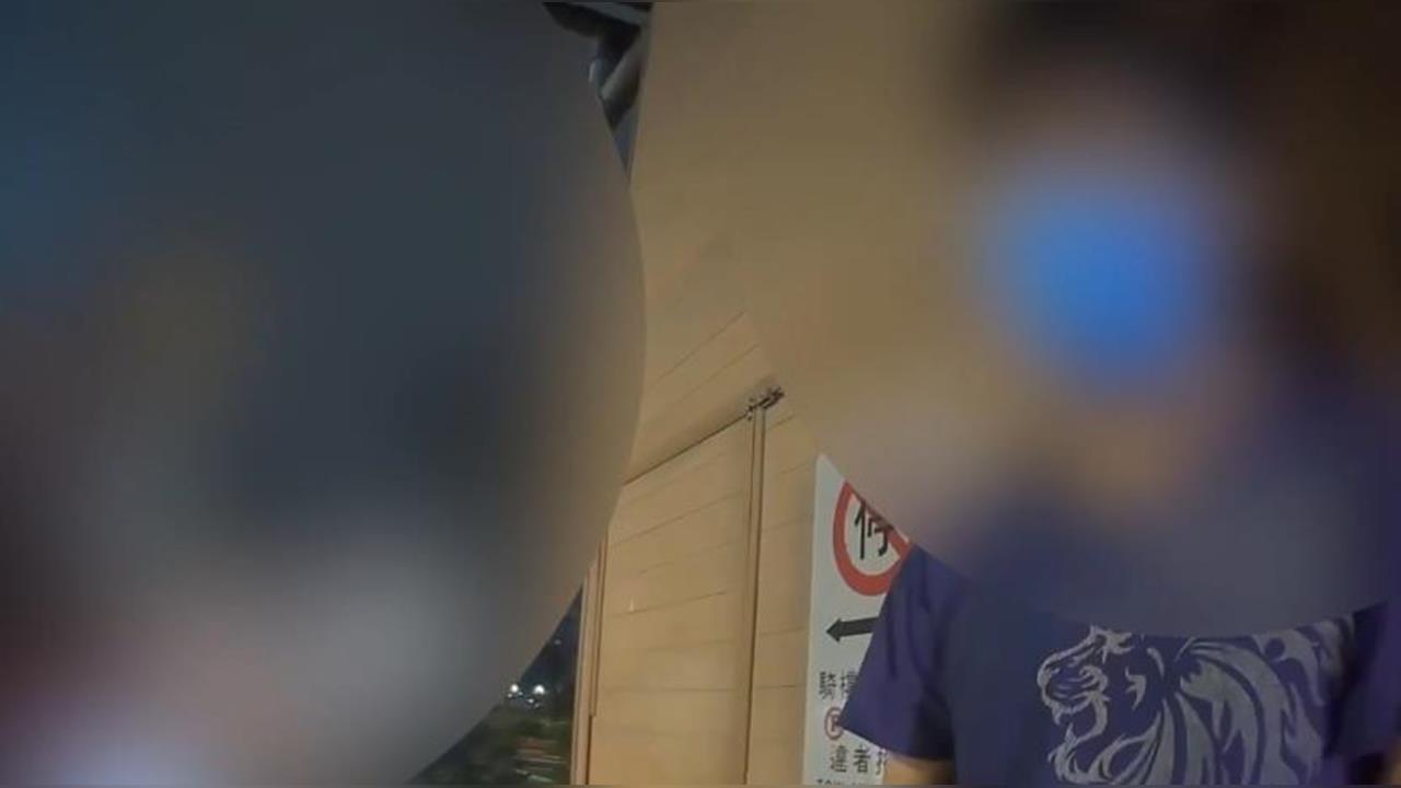 快新聞/「攝」狼出沒!噁男偷拍裙底還辯「只是壓到」 當場遭逮結局慘了