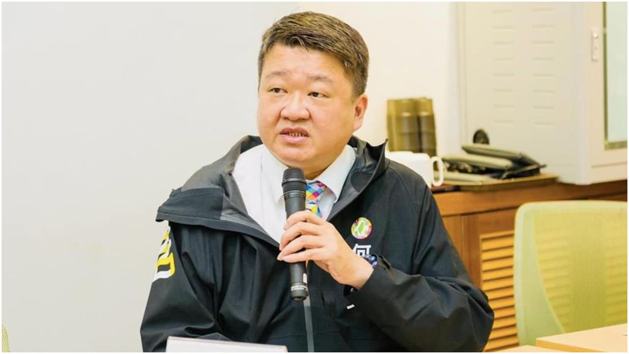 台南救災阿北「整身溼、挖泥」是何博文！藍營超反差「揪餐敘」笑嗨嗨