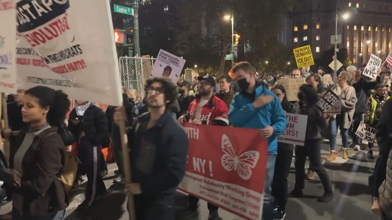 川普勝訴可派國民兵進波特蘭　引民眾不滿穿龍蝦裝上街抗議