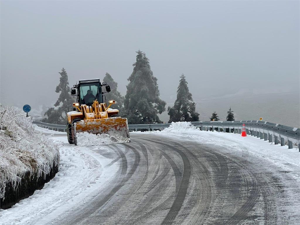快新聞／合歡山大雪恐結冰　台8線、14甲線今18時起預警性封閉
