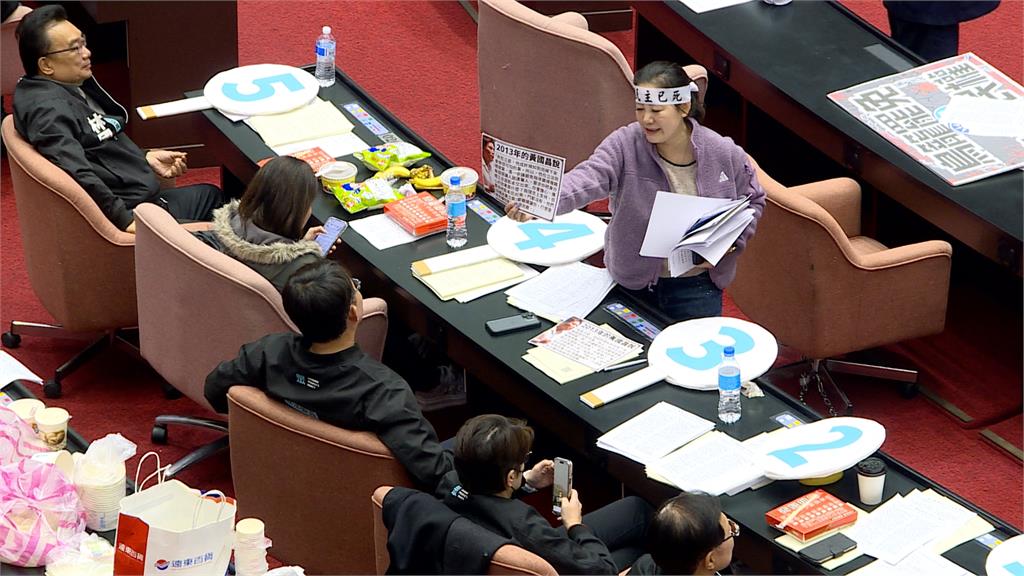 昔反對罷免檢附身分證影本　黃國昌自打臉！吳思瑤：可悲政客