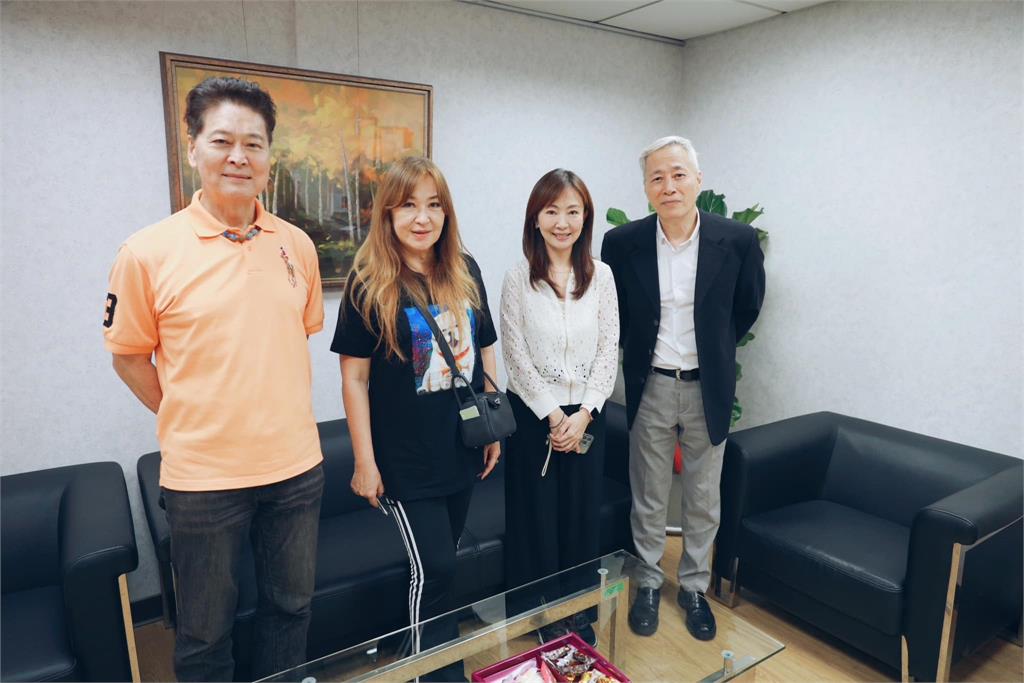 郭昱晴曬珍貴舊照！陶晶瑩「30年前青澀樣」曝光　本人大喊：跟鬼一樣