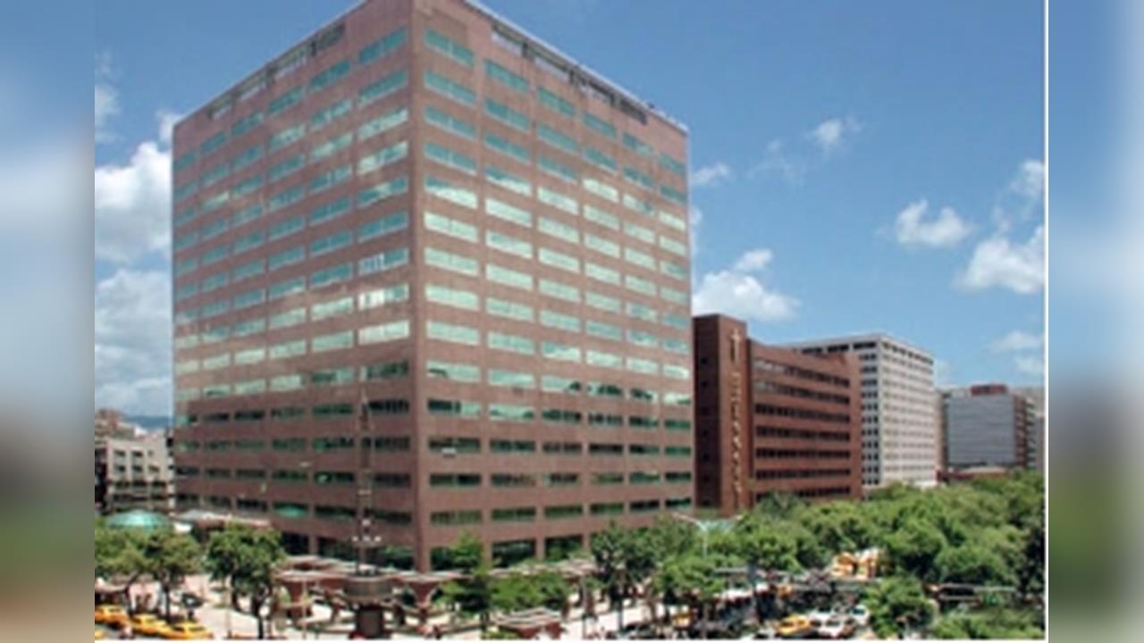 快新聞／台北馬偕醫院員工躺6樓女兒牆獲救　院方：已輔導3年多