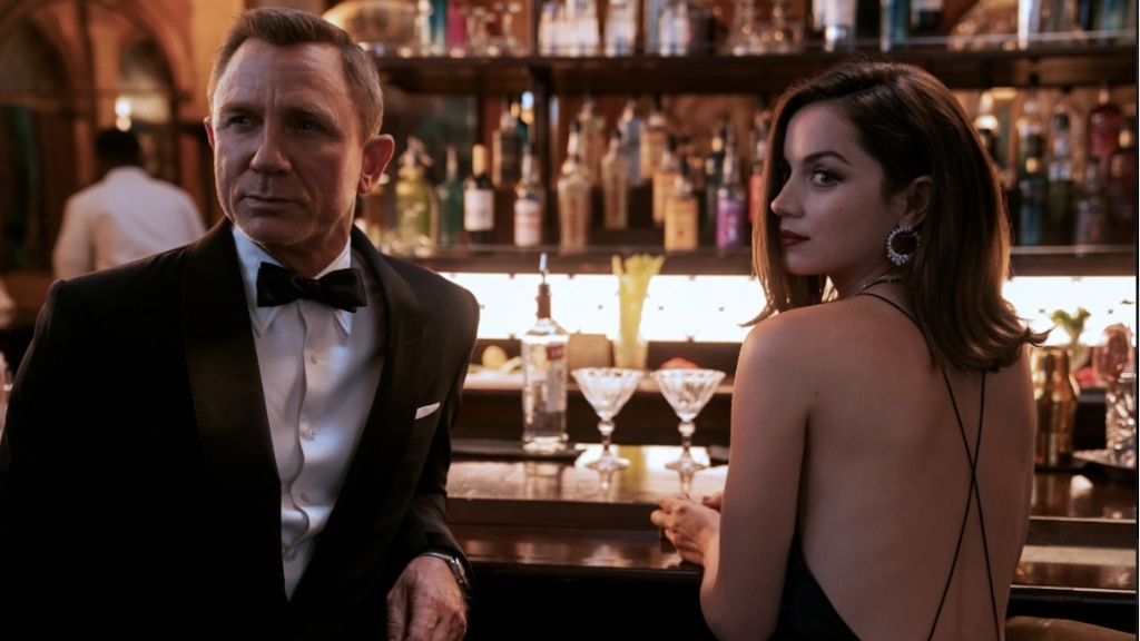 《007生死交戰》丹尼爾克雷格最後出演龐德 史詩大結局“絶對保密 沒空爆雷”新手辣媽<em>王思佳</em>開岔合身窄裙朝聖