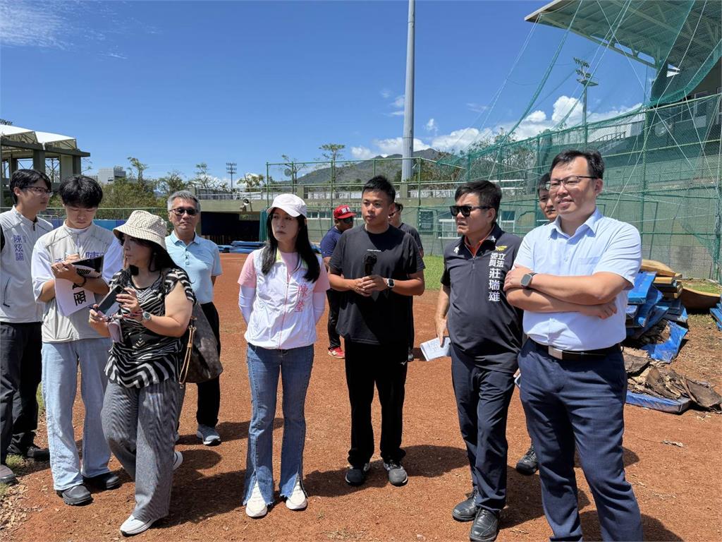楊柳重創台東體中棒球場　陳瑩.莊瑞雄偕體育署長會勘