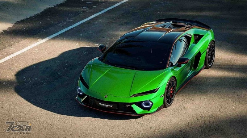 破「萬轉」油電「小牛」　Lamborghini Temerario 圓石灘車展亮相