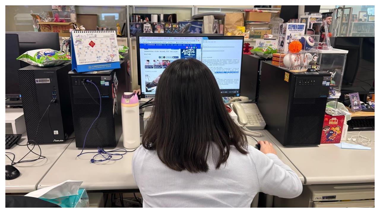大5歲被00後新人叫「1稱呼」她氣炸：誰會開心！全網拳頭硬了：還沒斷奶？