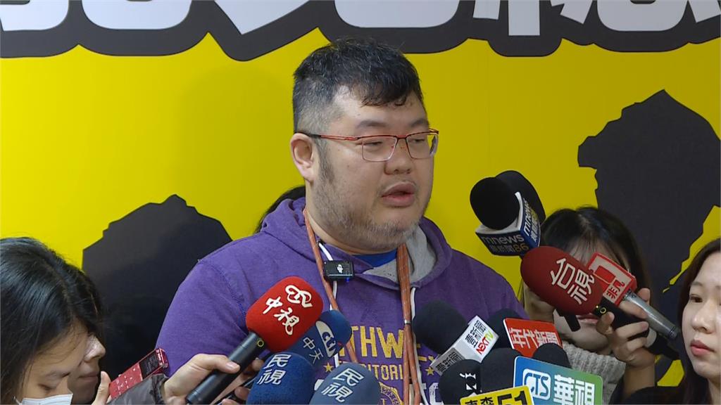 快新聞／陳佩琪緊抱柯文哲還哭喊司法迫害　四叉貓嘆特權：柯爸告別式還政治操作
