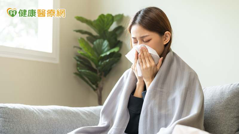 天氣冷開始咳嗽流鼻水？營養師推「這些食物」助感冒好的快！