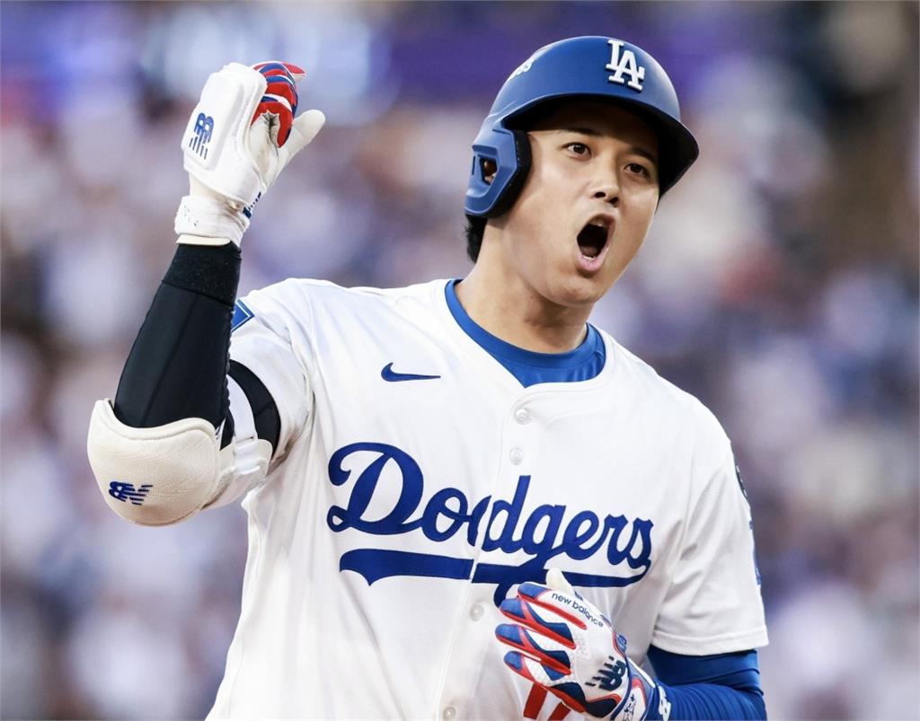 大谷翔平締造季後賽奇蹟！單場3轟10K率隊晉級　「史上最偉大Sho」T恤火速上市