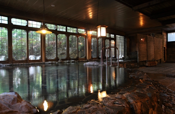 「1年換2次水」日本百年知名溫泉旅館被爆超噁心　菌超標3700倍