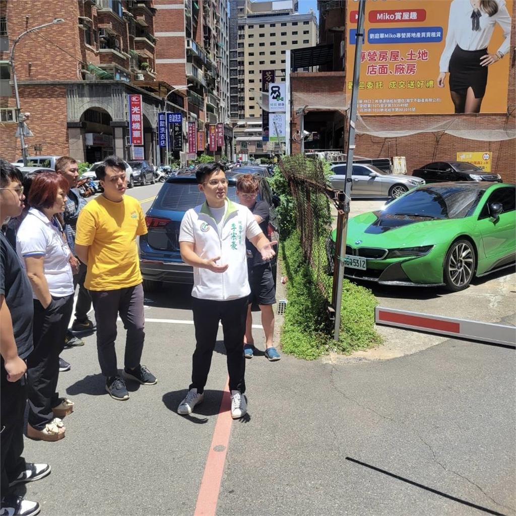 違法停車場柵欄砸傷行人　桃園交通局要罰了