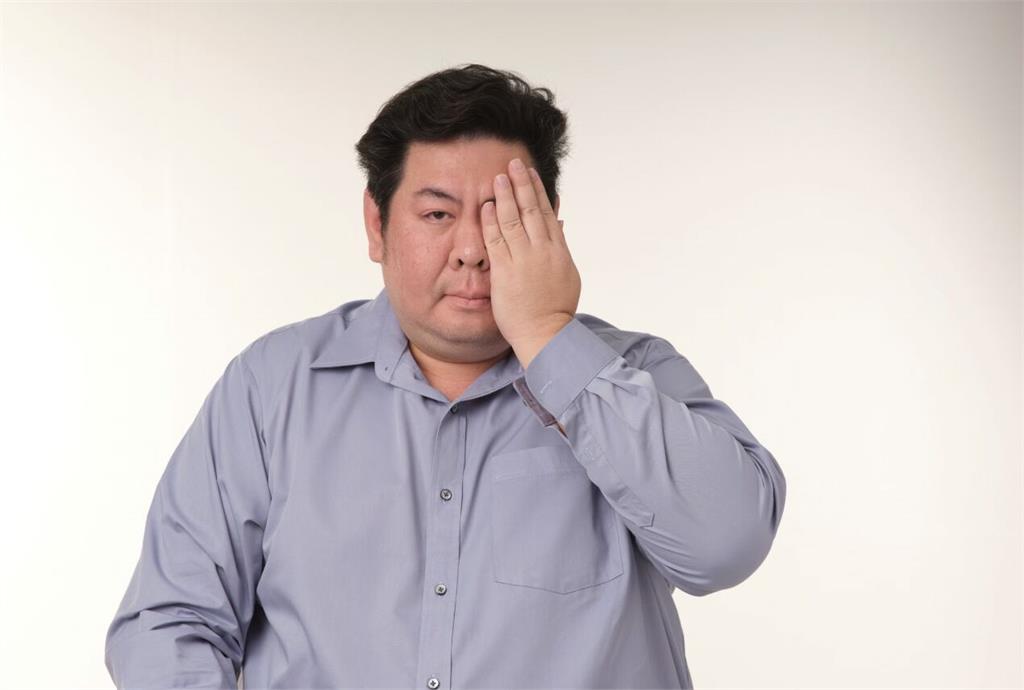視力模糊恐是腦血管警訊！   簡單「遮住一眼」快速分辨危險