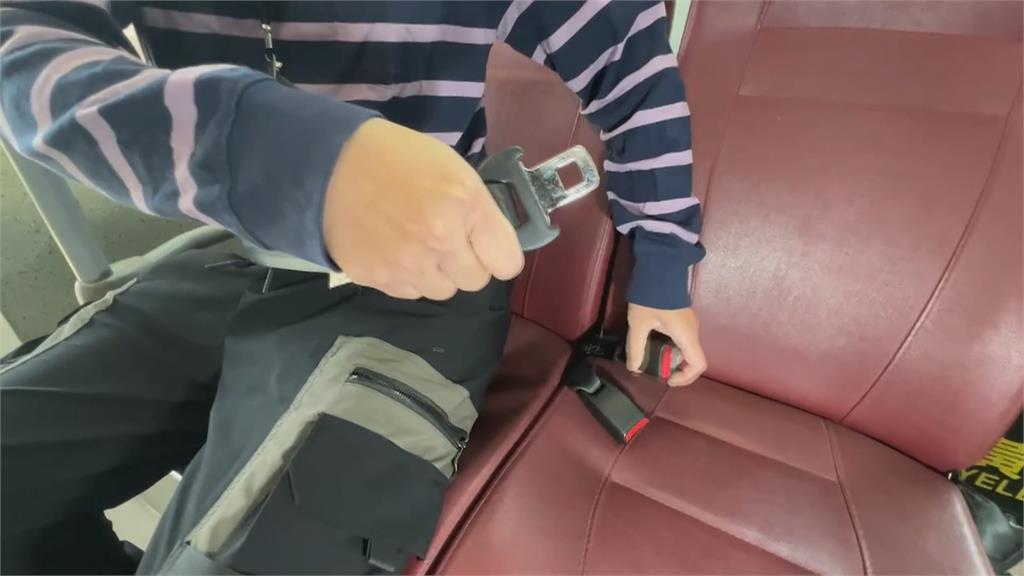 疑因乘客沒繫安全帶吞罰單　高雄公車司機飆罵「三字經」