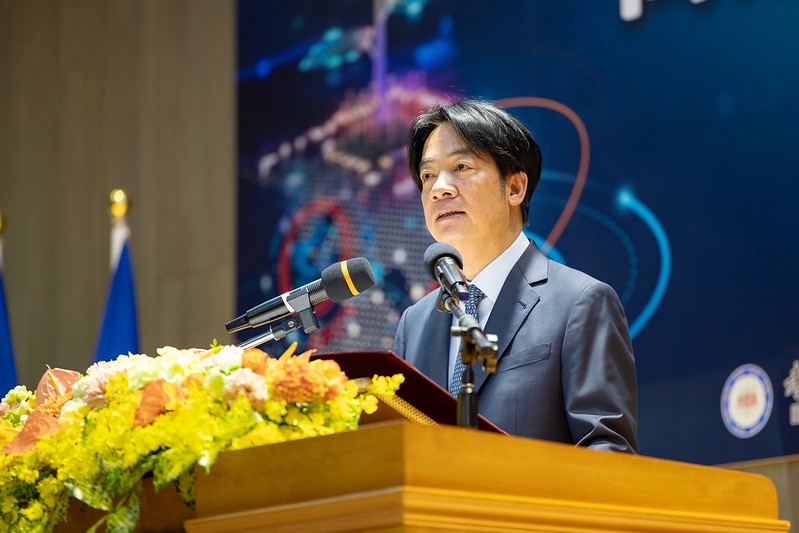 快新聞／最新民調出爐！綠營滿意度及信任度勝藍白　所有指標皆優於大選前