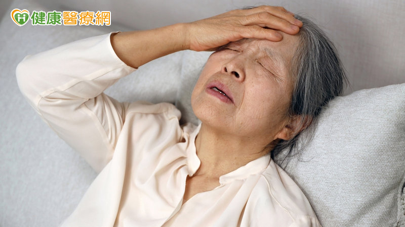 71歲婦中風治療後又發生心跳停止！醫揭搶救關鍵