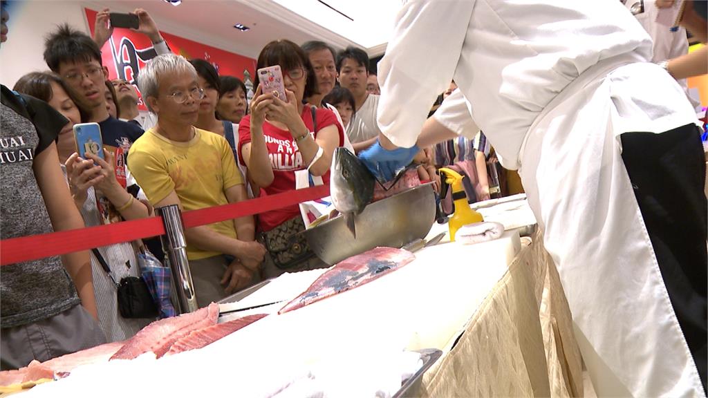 百貨日本展超澎拜！壽司名店開魚秀、生魚片免費吃