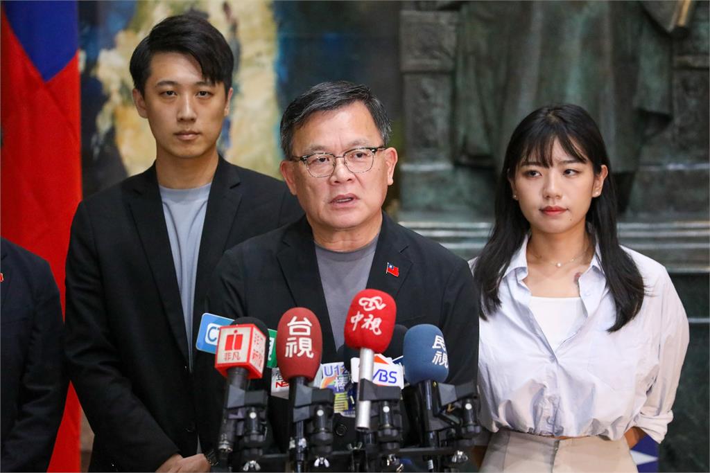 快新聞/國民黨主席選舉登記時間順延2週 鄭正鈐、林寬裕曝原因