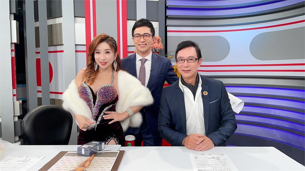 挑戰新聞（影）／購物女王「肌情四射」？王瑞德坐立難安？