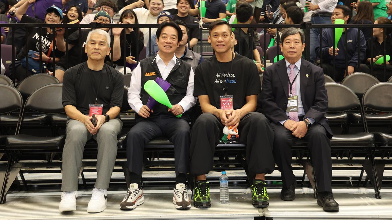 HBL(影)／來場勘引退賽場地？林志傑小巨蛋坐賴清德總統隔壁　網驚：看球壓力大