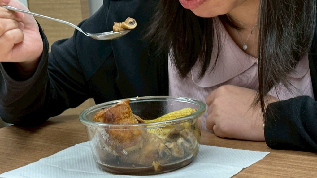 留意飲用水、空氣、食物可能都有！研究示警：塑膠微粒恐「器官受損」