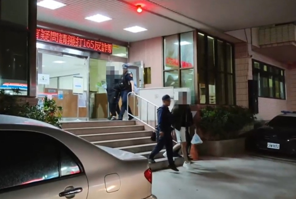 保時捷攔賓士車　疑為討7萬元揮彈簧刀劃傷車主