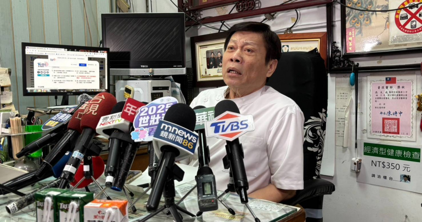 她胸悶看診巧遇高大成!驚呼「法醫有看活人」 網笑喊:幸好妳是自己找他