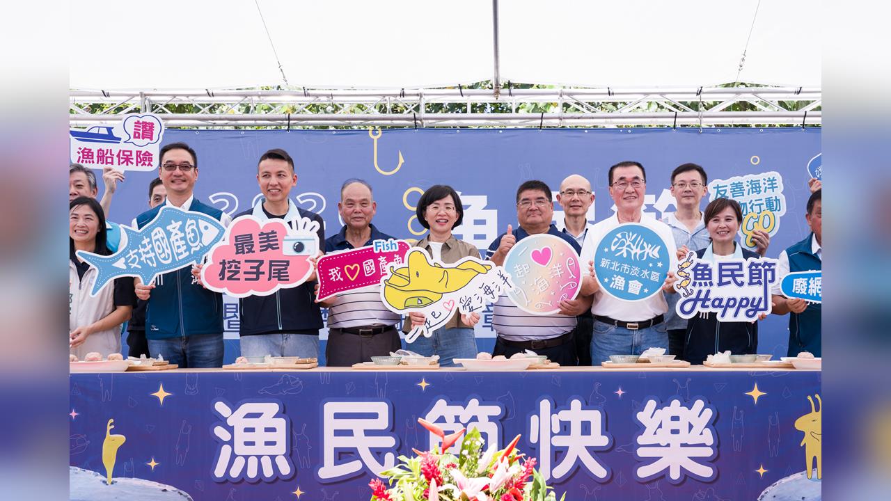 快新聞/人氣爆棚!蘇巧慧現身淡水端牛肉 鄉親大力比讚「高票當選」