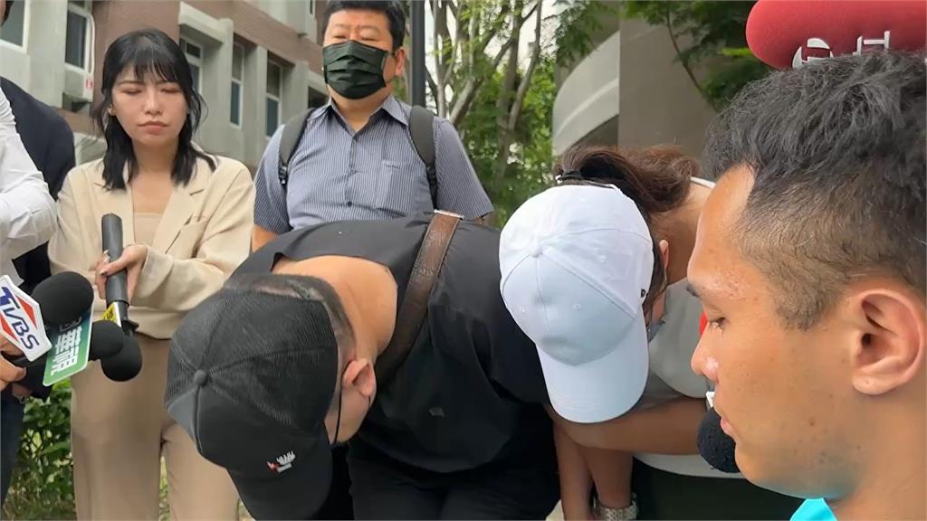 快新聞／洪嫌父母首出面「5度鞠躬致歉」！　洪爸哽咽：我真的不會教小孩